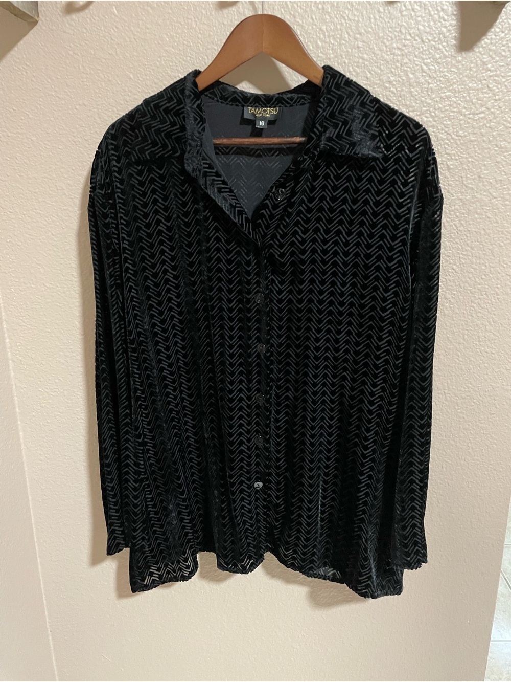 TAMOTSU Black Velvet Button-Down Shirt